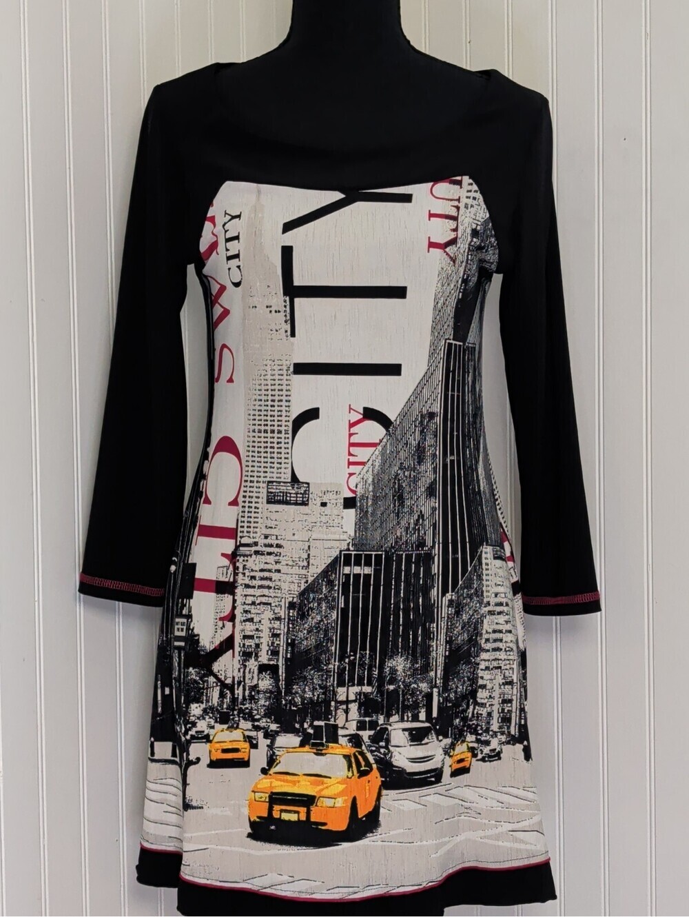 OCCO Paris Vintage New York City Graphic Tunic Mini Dress Bali